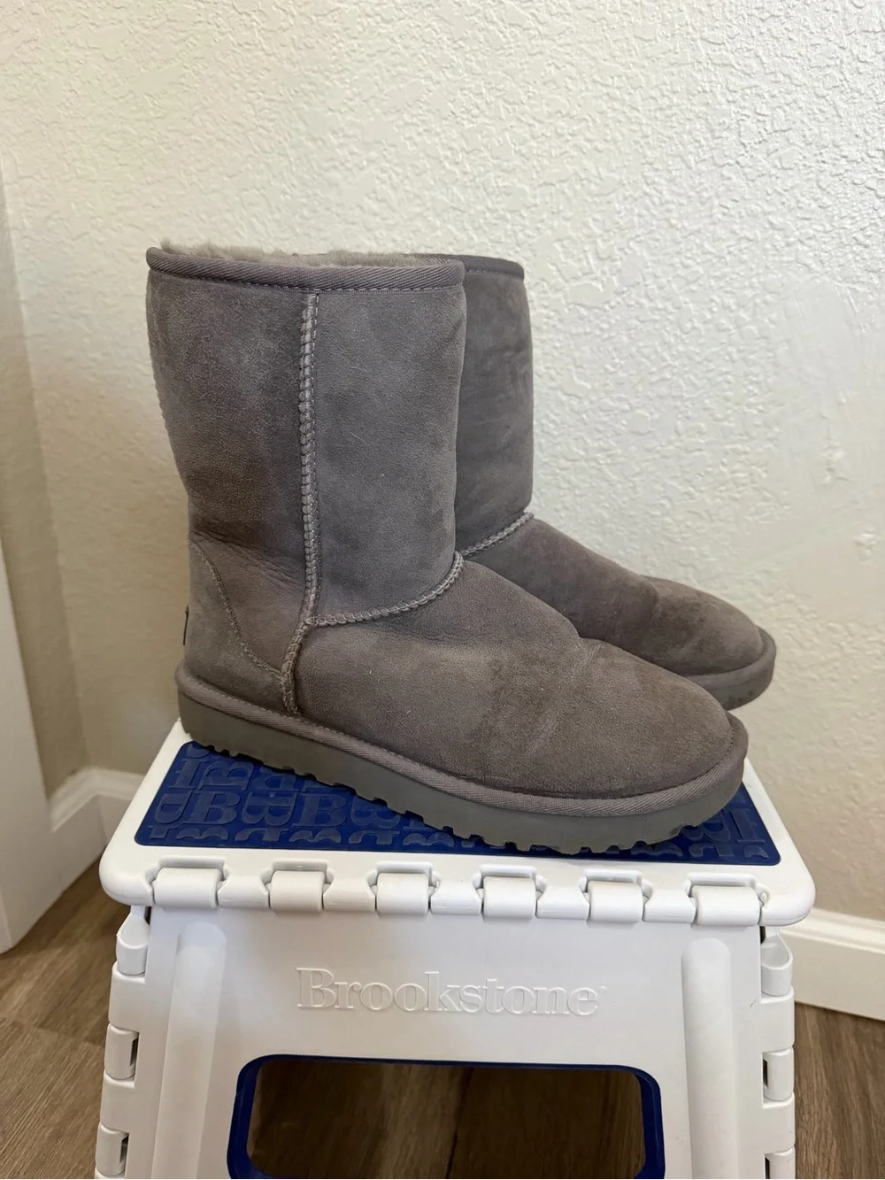 UGG Classic Short Boot - Gray Suede